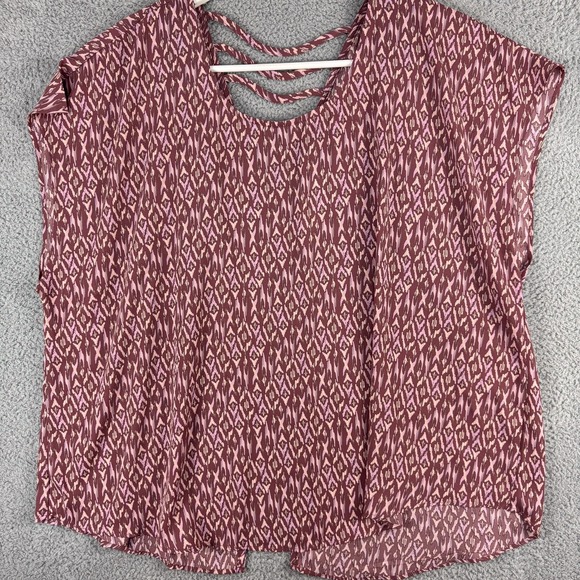 Torrid Blouse Womens 5 Purple Pink‎ Ikat Print Split Back Short Sleeve Top New - Picture 1 of 12